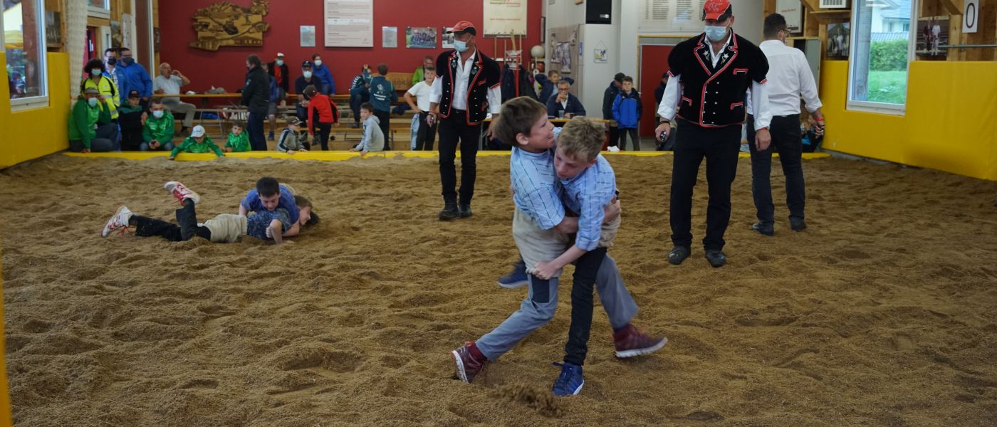 Die Wettkämpfe in der Schwinghalle in vollem Gange